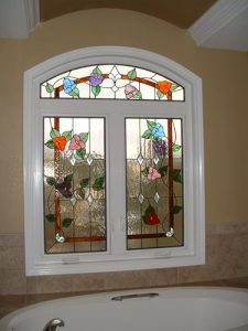boerne-texas-stained-glass-bathroom